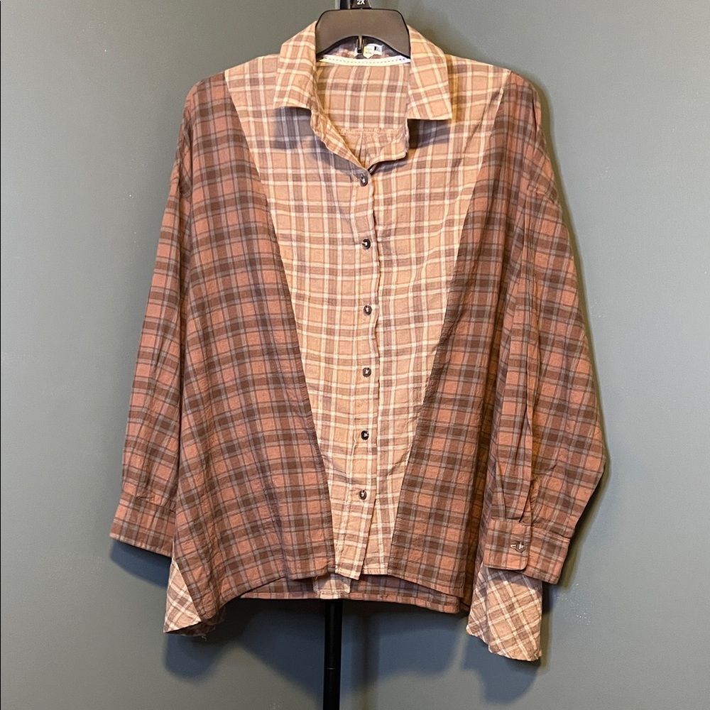 POL oversized Women's Plaid Button-Down Shirt - Brown and Tan